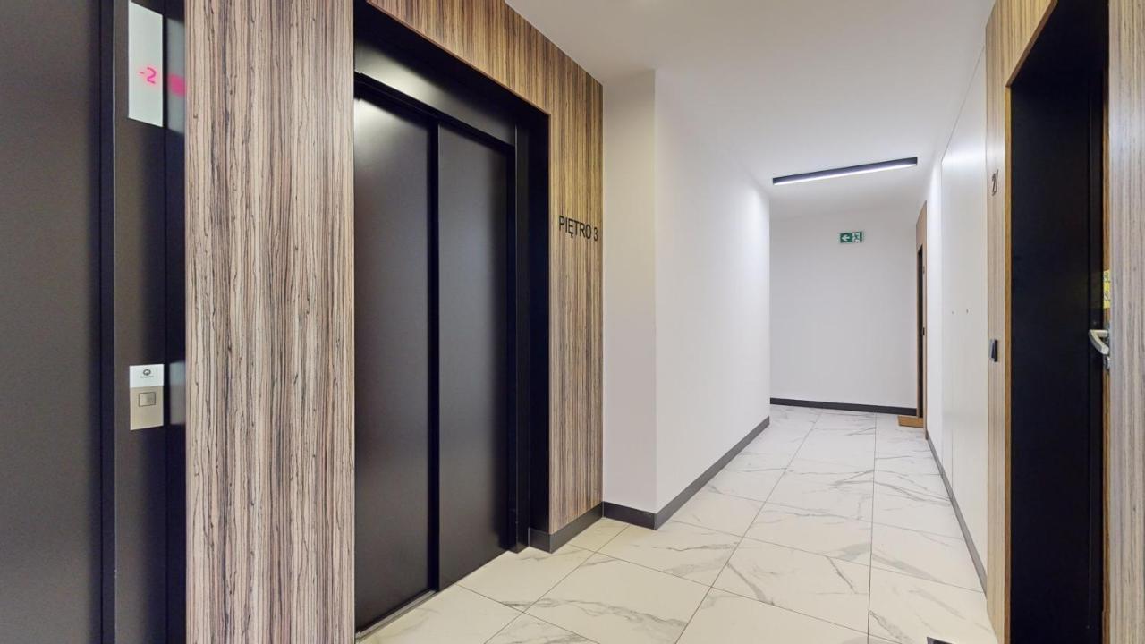 Family House Near The Market Square -Perfect For Family & Business Stays - Ksiecia Witolda Street 500 Steps To Market Square - 2 Bedrooms,2 Parking Places Wroclaw Luaran gambar